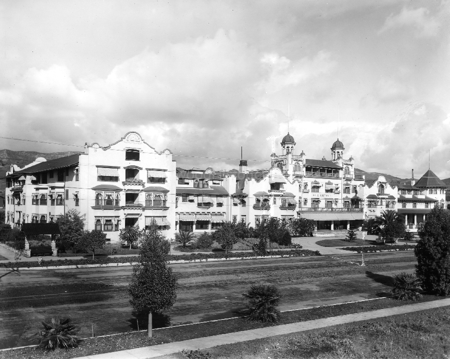Hollywood 1910 Hotel Hollywood WM.jpg